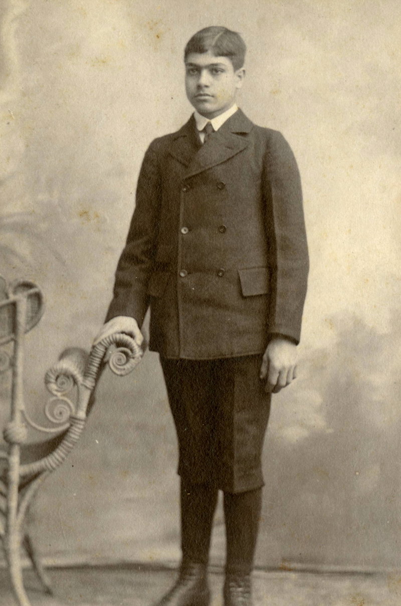Yusuf jr at tarrytown c 1901 cropped yusuf jr at tarrytown c 1901 cropped